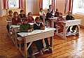 Alaluokat 1972/1973 uudessa voimistelusalissa